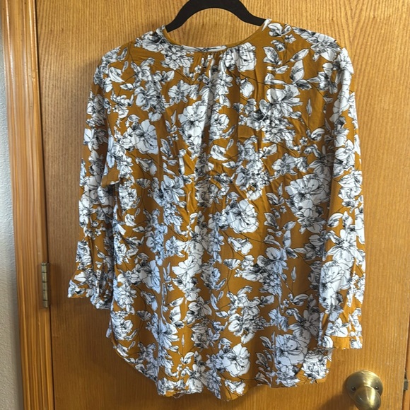 Fun2Fun Maley Pleated Top - Stitch Fix Size M - Picture 3 of 4